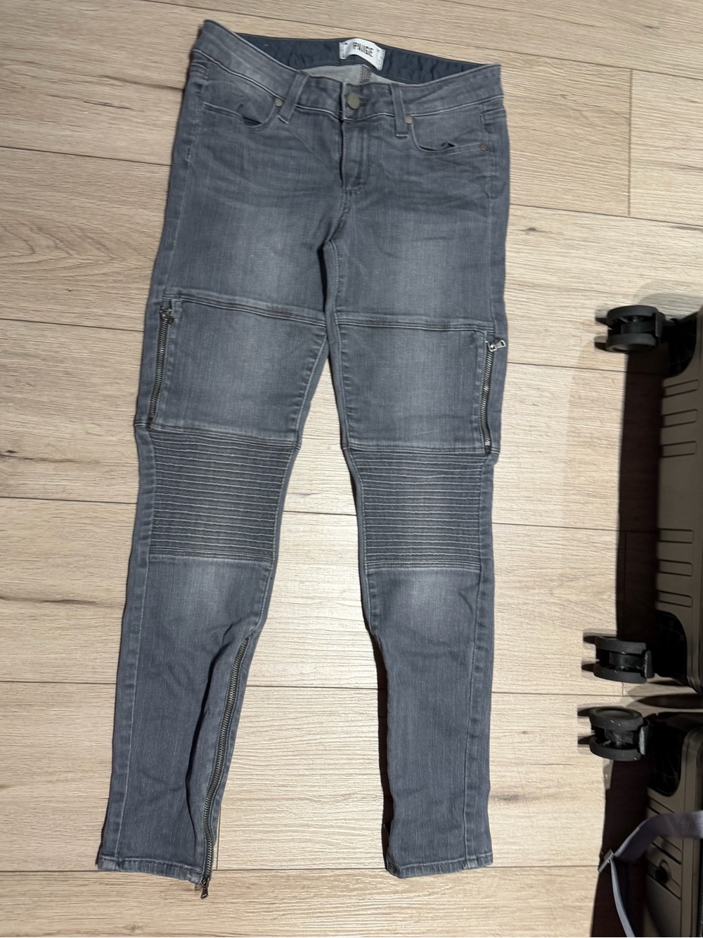 PAIGE Denim Demi Ultra Skinny Jeans in Hart size 26